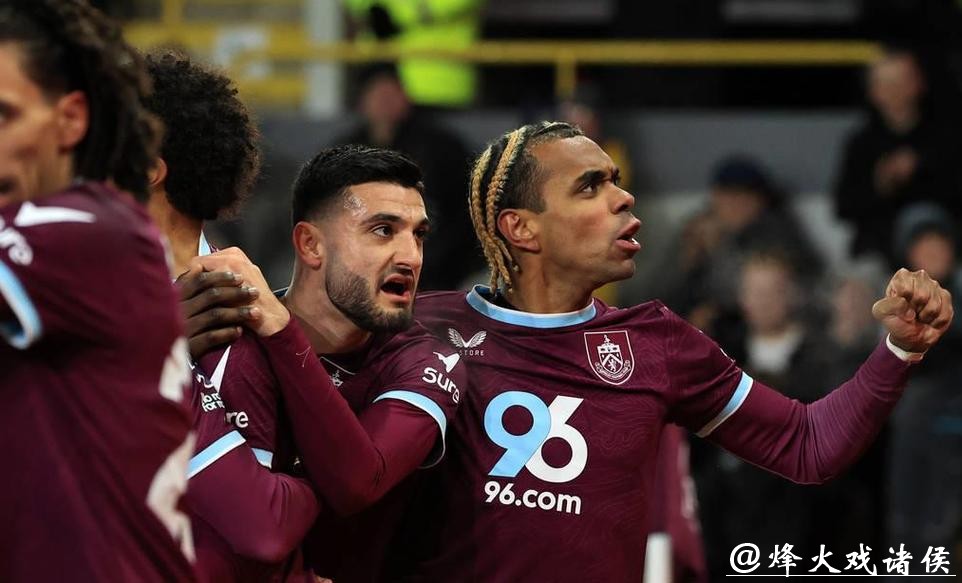 英超-舍什科双响海文乌龙 曼联2-2伯恩利 英超-舍什科双响海文乌龙 曼联2-2伯恩利